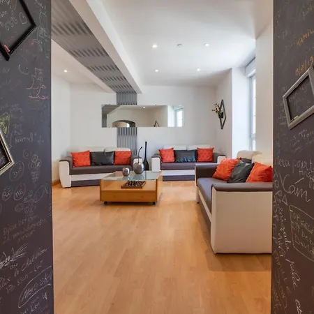 Le Felix Grat - Lavaloc 招待所